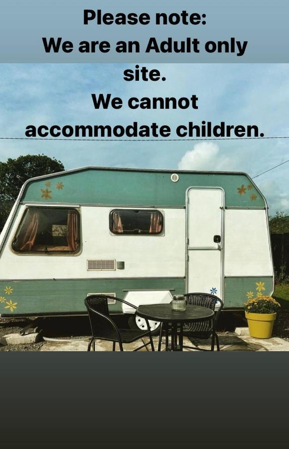 קילקני Cosy Caravan At Carrigeen Glamping מראה חיצוני תמונה